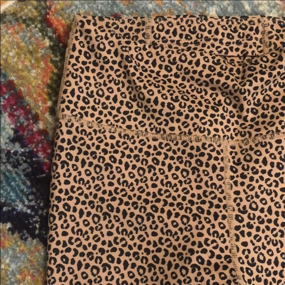 3/$40 ALL FENIX CHEETAH SAND 7/8 LEGGING - Picture 5 of 9